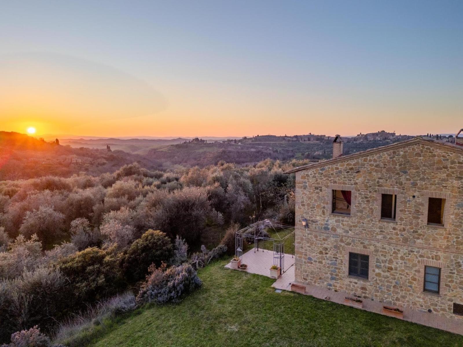 Agriturismo Pascianella Appartamento Bel Tramonto Castelmuzio Dış mekan fotoğraf