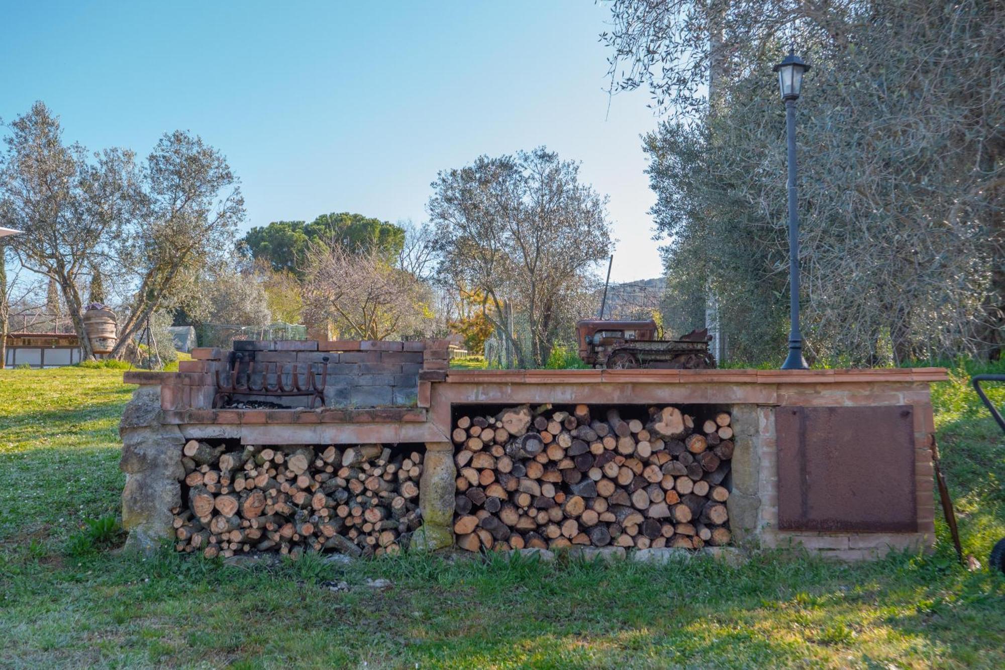 Agriturismo Pascianella Appartamento Bel Tramonto Castelmuzio Dış mekan fotoğraf